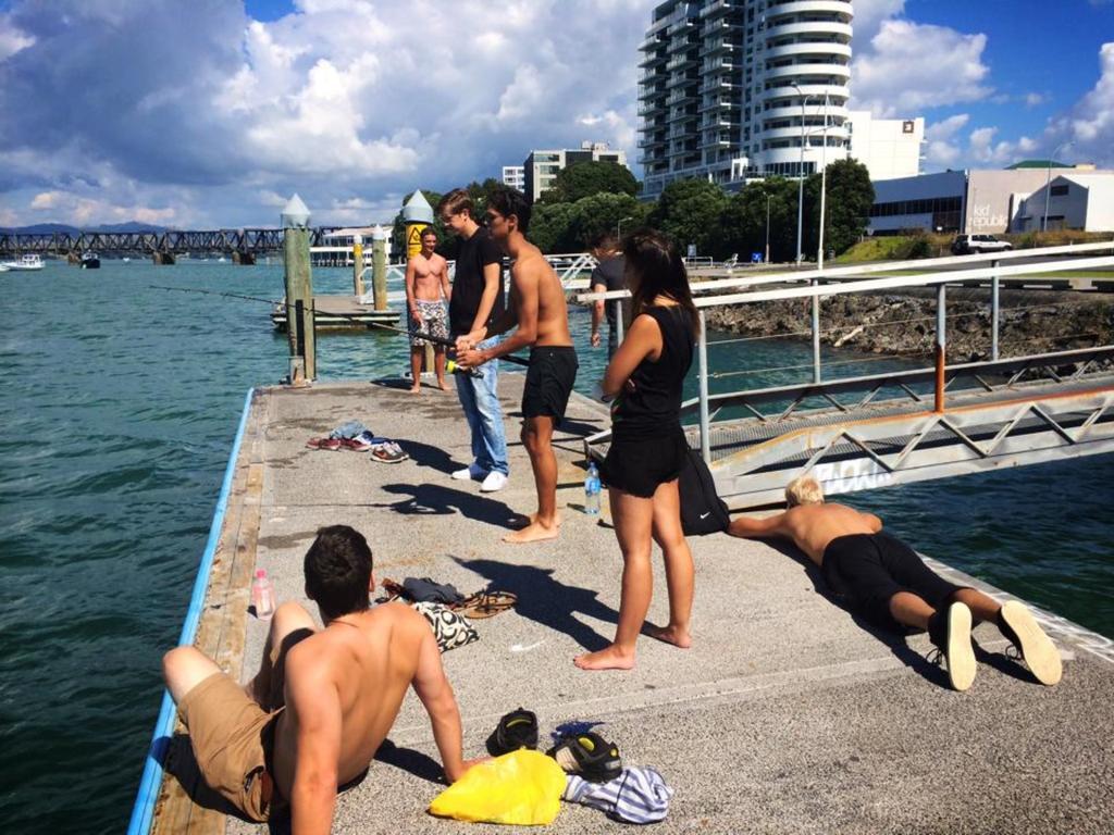 Harbourside City Backpackers Тауранга Экстерьер фото